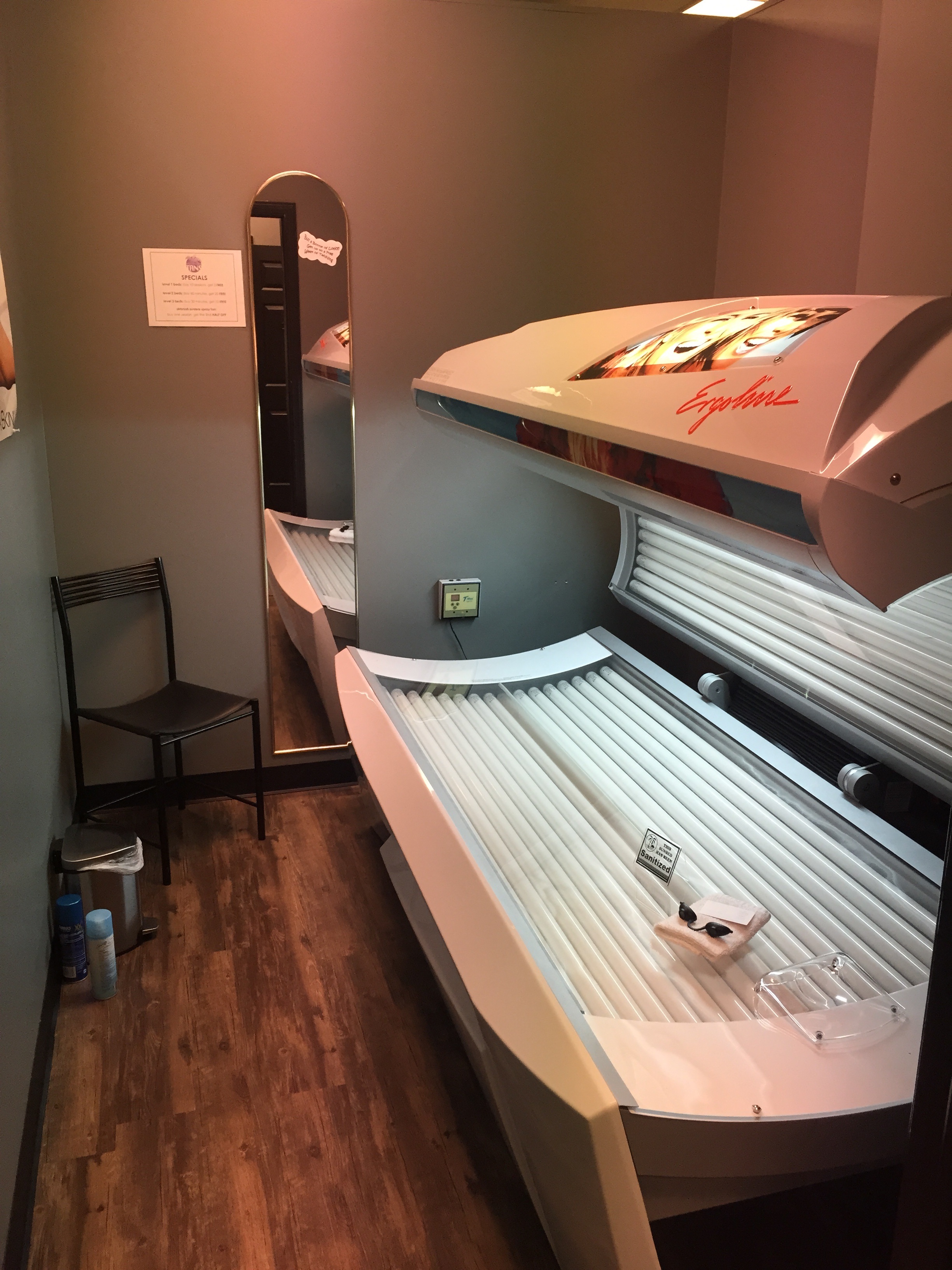 Deciding Between Stand-Up and Lay-Down Tanning Beds | Broad Ripple Tans