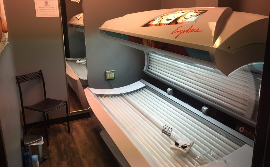 Lay-Down Tanning Bed